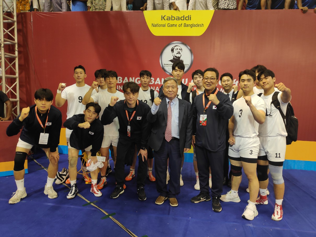 Ambassador attended the opening match of the International Kabaddi tournament (May 26)